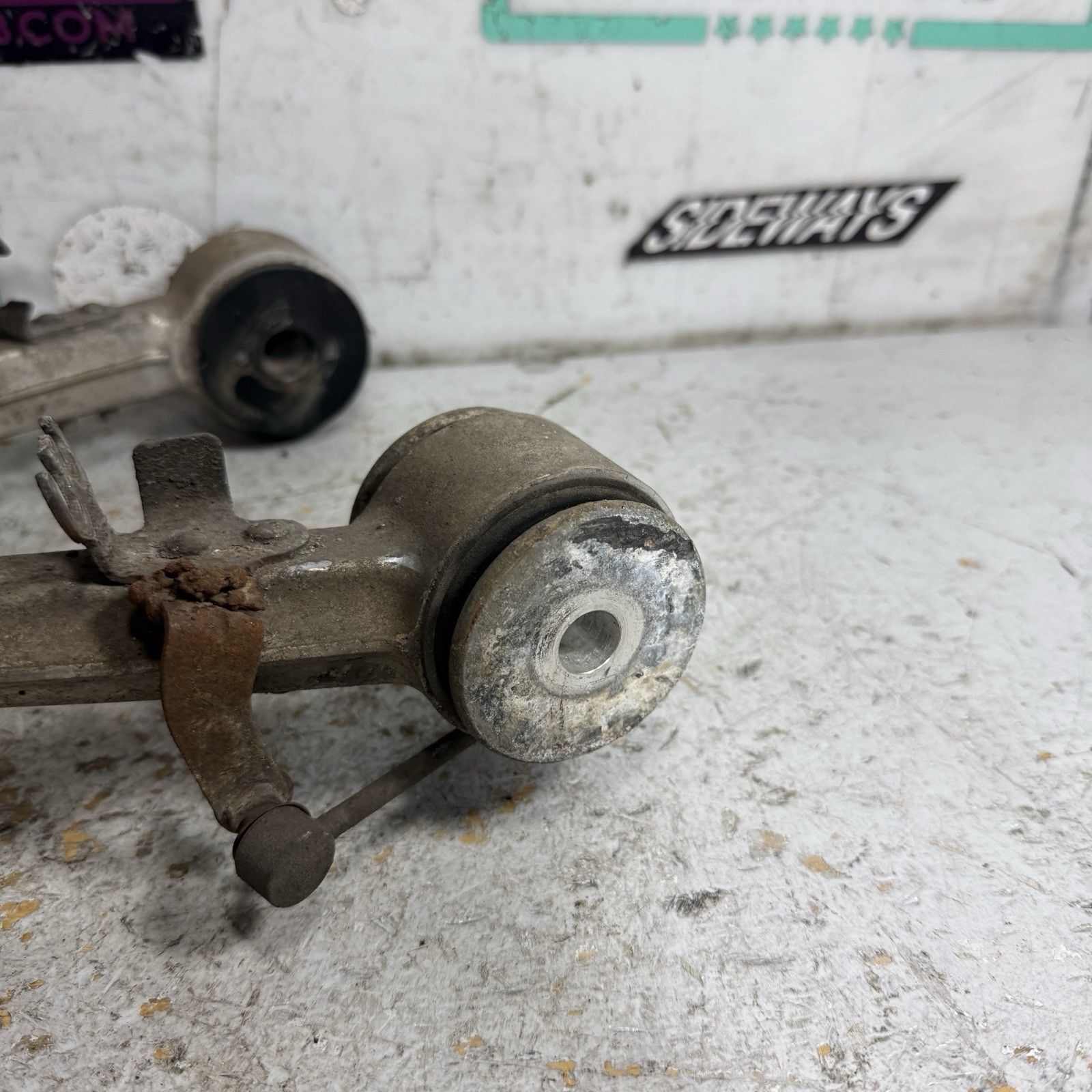 04-08 Maserati Quattroporte Left Front Upper Control Arm M139