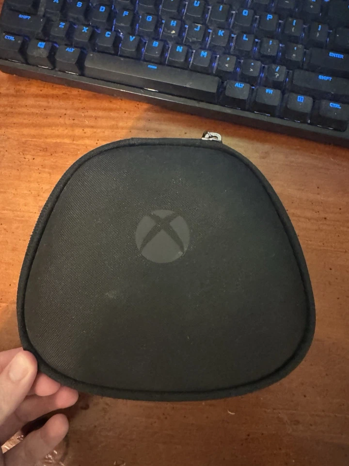 Controle Xbox Elite Series 2 branco em bom estado com pás e estojo - Imagem 4 de 4