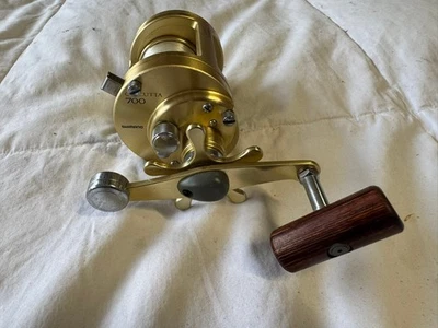 Preços baixos em Molinetes de pesca Shimano Calcutta 700 | eBay