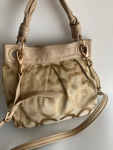 **Optimized English eBay Title (under 80 characters):**  Coach 2-Way Shoulder B - Picture 2 of 11