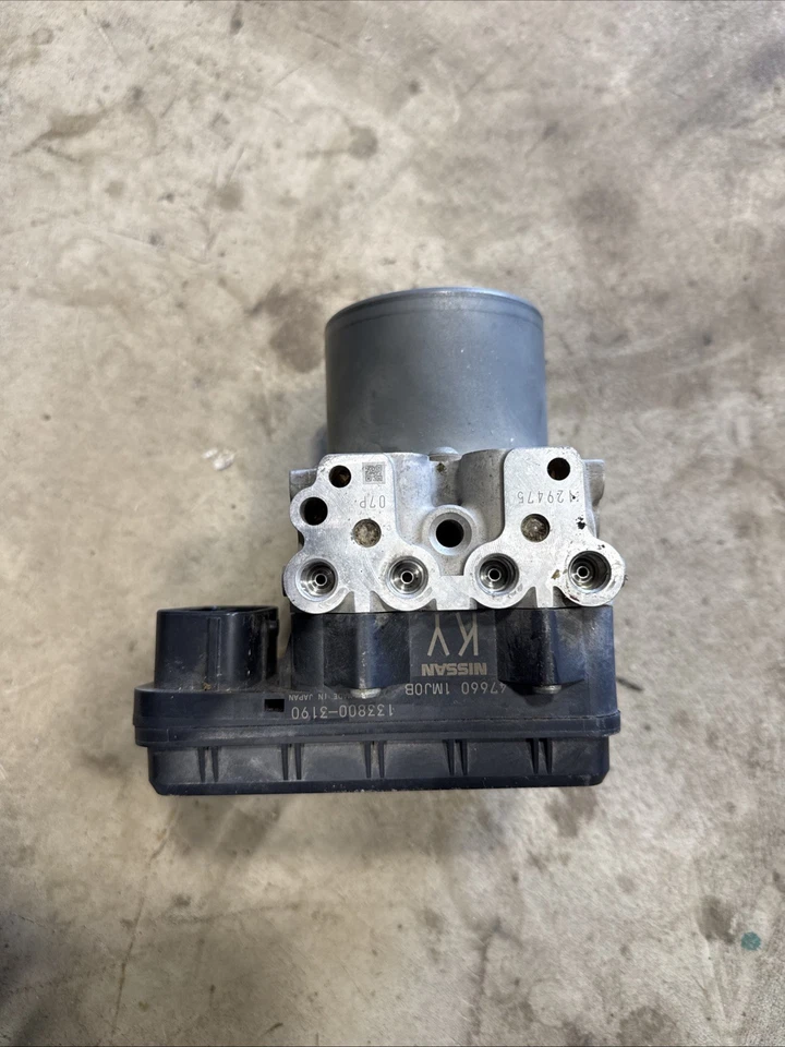 Módulo de control de bomba Abs Infiniti M37 2011-2013 OEM Foto 3 de 4