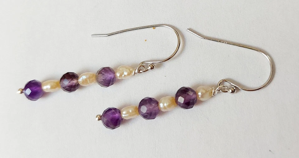 Orecchini pendenti in argento 925 con pietre ametista e perle  di acqua dolce  - Immagine 4 di 4
