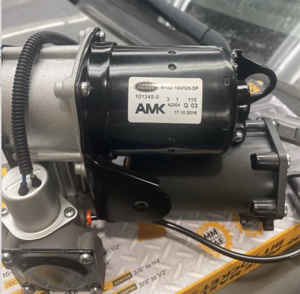 LR044360 Hitachi Air Suspension Compressor Pump for Land Rover LR4 Range Rover - Imagem 4 de 4