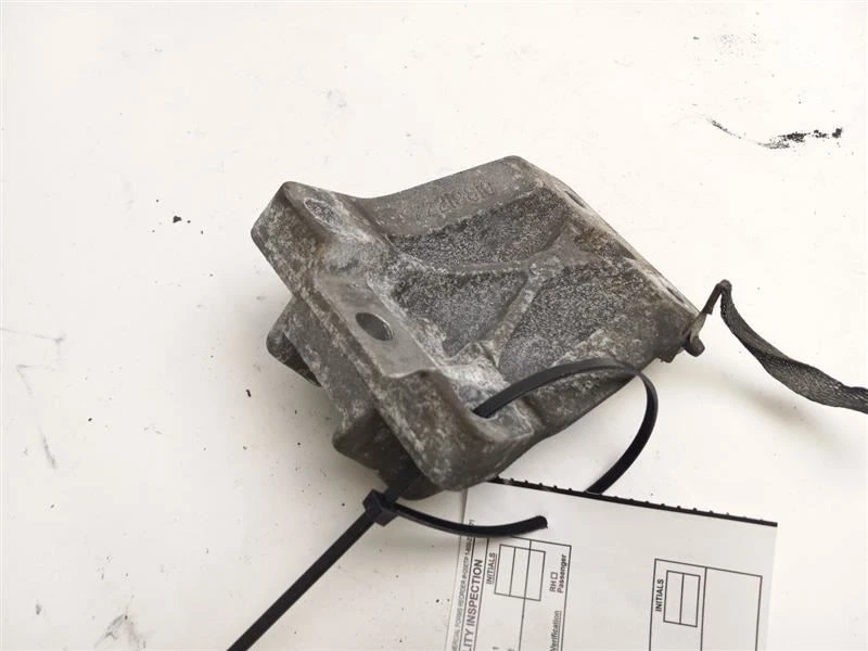 Dodge Grand Caravan 2008 soporte de montaje de cubierta de distribución de motor Foto 3 de 4