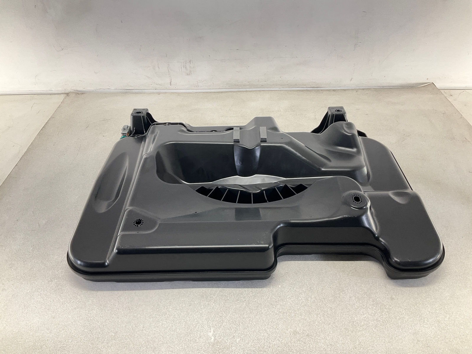 17-20 MASERATI Levante Rear Subwoofer Speaker