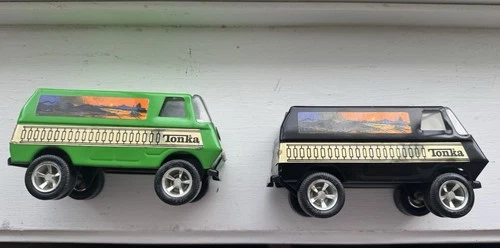 Vintage Tonka Mini Van Black Green Toy Vehicle – Die‑Cast/Plastic – Collectible