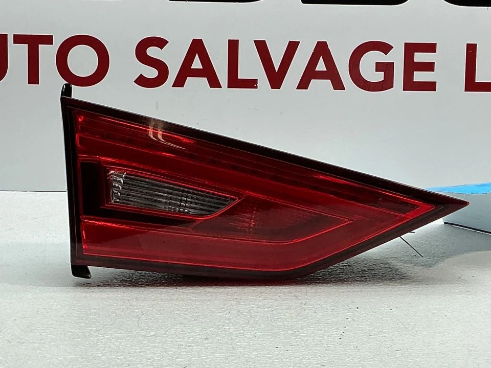 Luz trasera convertible para conductor AUDI A3 2015-2016 montada en tapa LED 475564 Foto 2 de 4