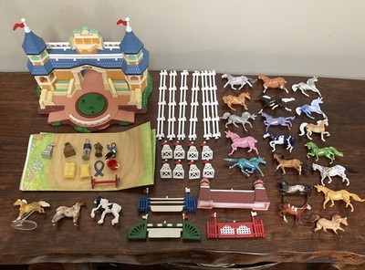 Breyer Mini Whinnies. Breyerfest Deluxe Play Set with Showcase Arena 2005.