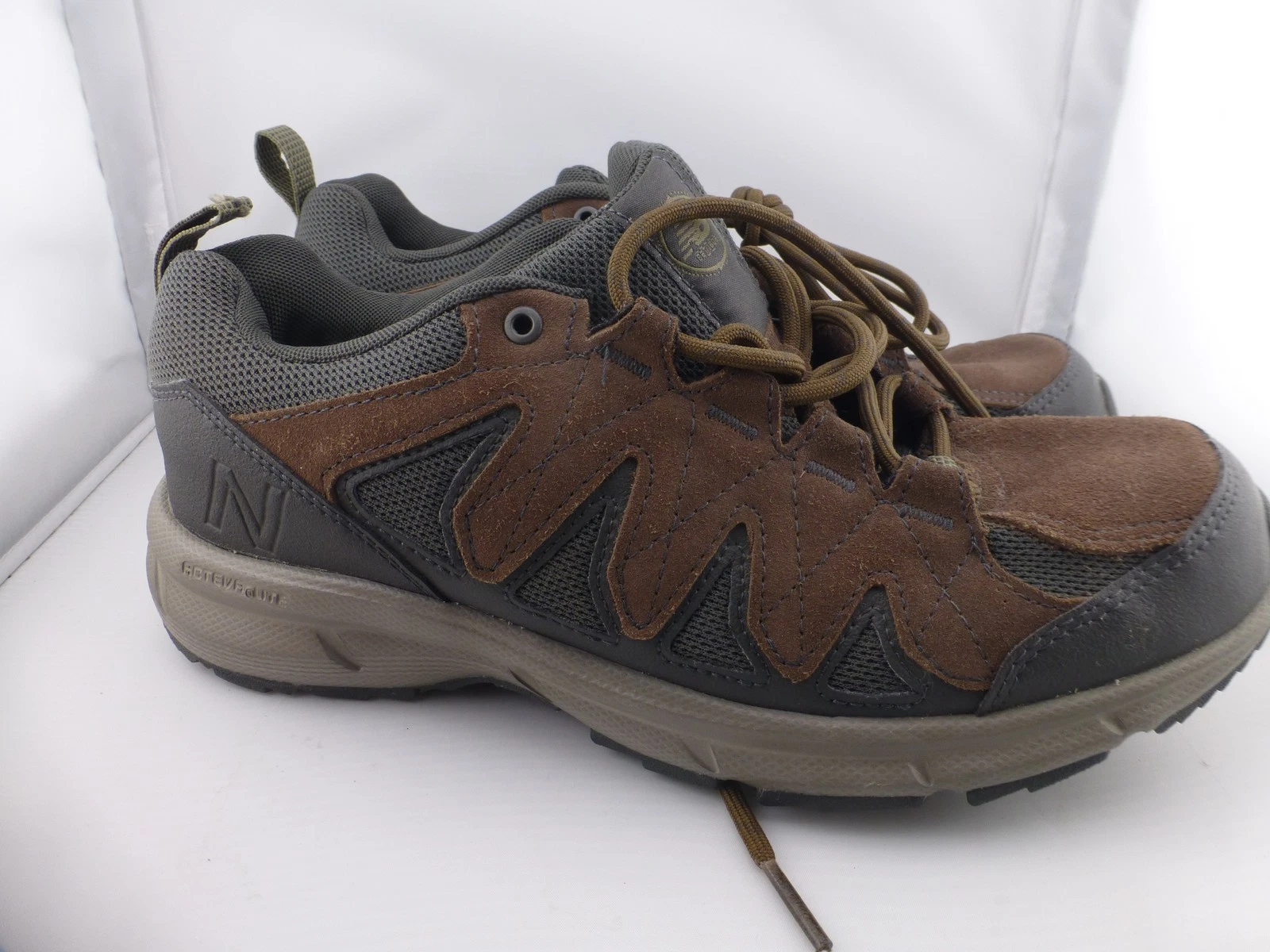 New Balance MW799BR Men's Size 8.5 Athletic Walking Hiking Trail Shoes Brown M3
