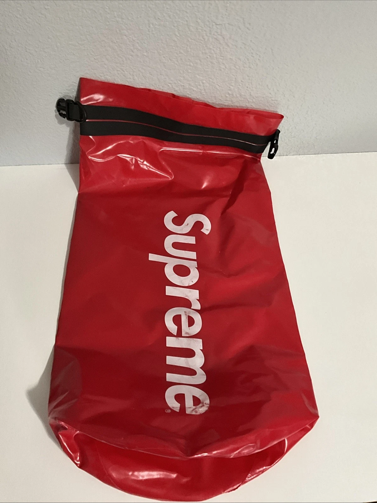 Sac sec Supreme Sealline 20L Nimbus rouge 