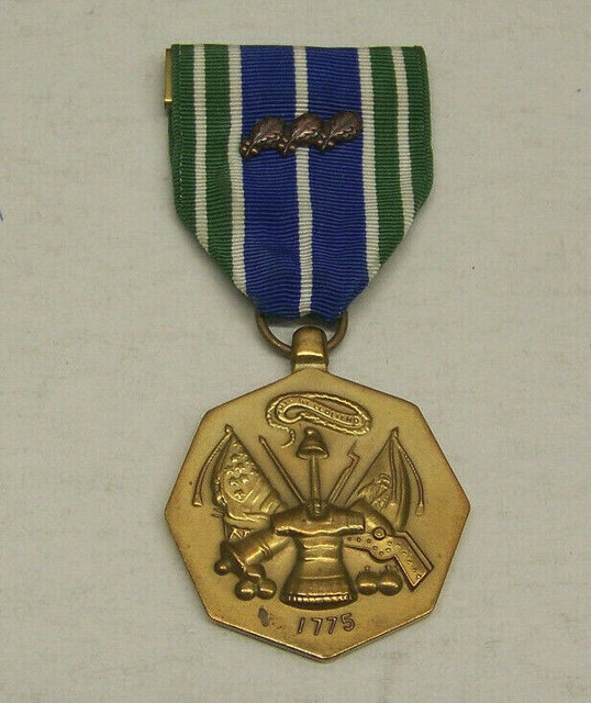 ARMY MILITARY ACHIEVEMENT MEDAL Blue, Green & White Ribbon 3 Leaf