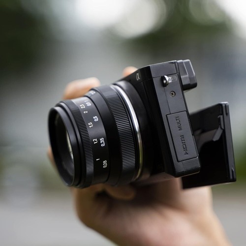 7artisans 35mm F1.2 Mark II APS-C Manual Fixed Lens for Fujifilm X-Mount - Picture 3 of 10