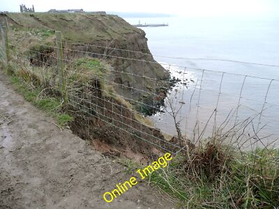 Foto 12x8 Ein bisschen nah kommen für Komfort Whitby \/NZ8910 Der Küstenweg c2012