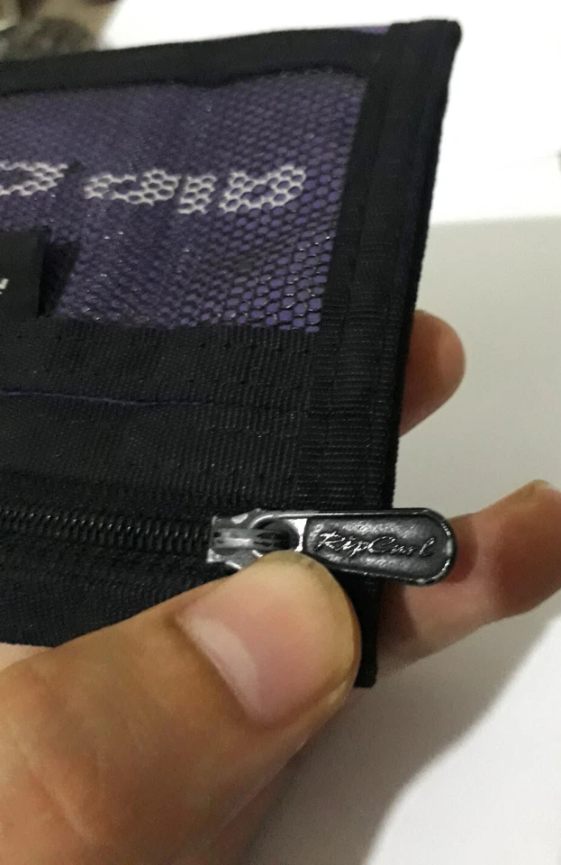 Monedero de surf vintage RIP CURL de poliéster borgoña - Hecho en Vietnam - Imagen 3 de 4