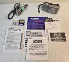 Olympus Camedia D-510 Zoom Digicam - Tested - 64MB 8MB SmartMedia - Complete