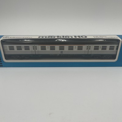Marklin #4255 DB Deutsche Bahn 2nd Class PassengerCoach, silverling