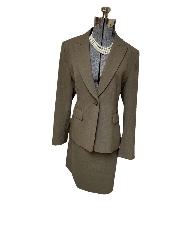 Tahari ASL Falda Traje Talla 14 Chaqueta 16 Falda Conjunto de Dos Piezas Marrón Claro Bolsillos Foto 3 de 4