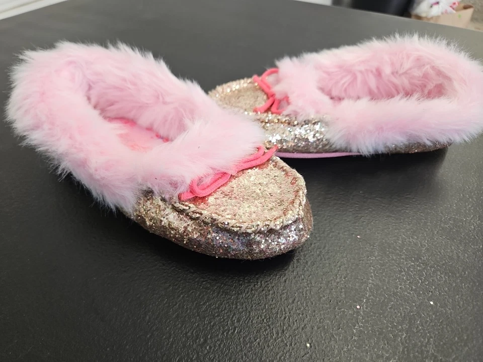 Zapatillas de mocasín brillantes doradas rosa Disney para niñas forro de piel sintética cómodas Foto 4 de 4