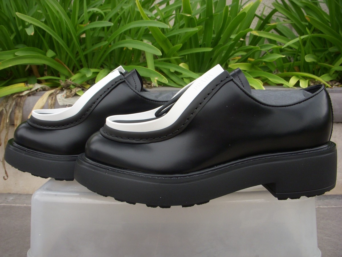 PRADAオックスフォードシューズサイズ37 Prada Black White Brushed Leather Lace Up Oxford Bi-Color, Logo