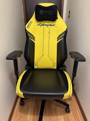 Secretlab Cyberpunk Gaming Chair Yellow/Black Swivel Wheels w/ Headrest