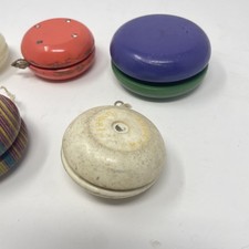 Vintage Yo-Yo Lot Of 5 W/ String Wooden  Plastic Toys Games Duncan Etc.