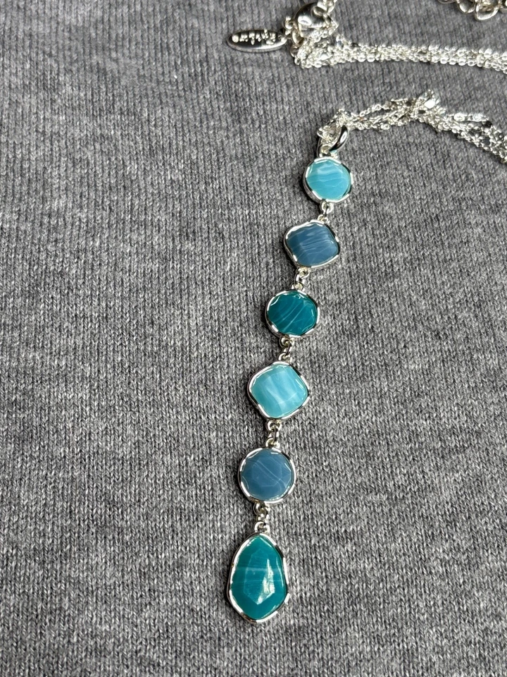 Collar Colgante Largo Style & Co Tonos de Azul 2 Cadenas Tono Plateado Foto 2 de 4