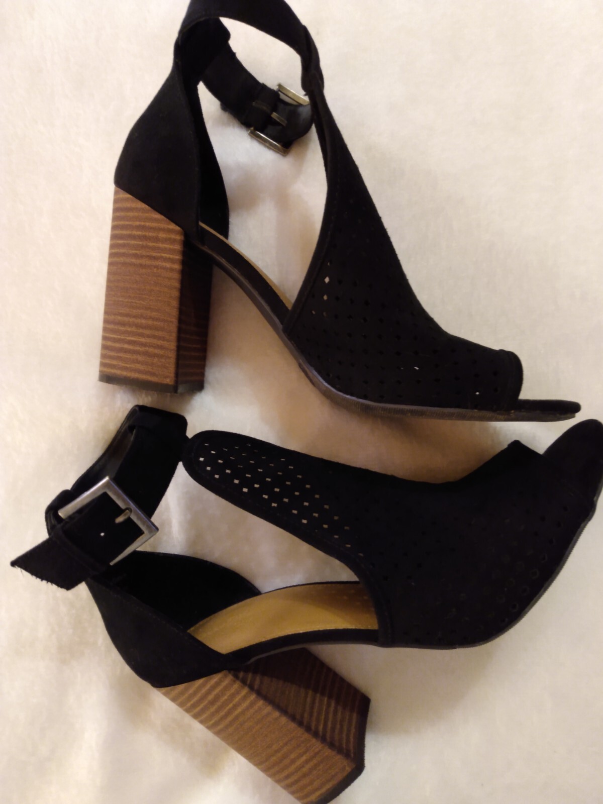 Universal Thread Women's Black Microsuede Ankle S… - image 18