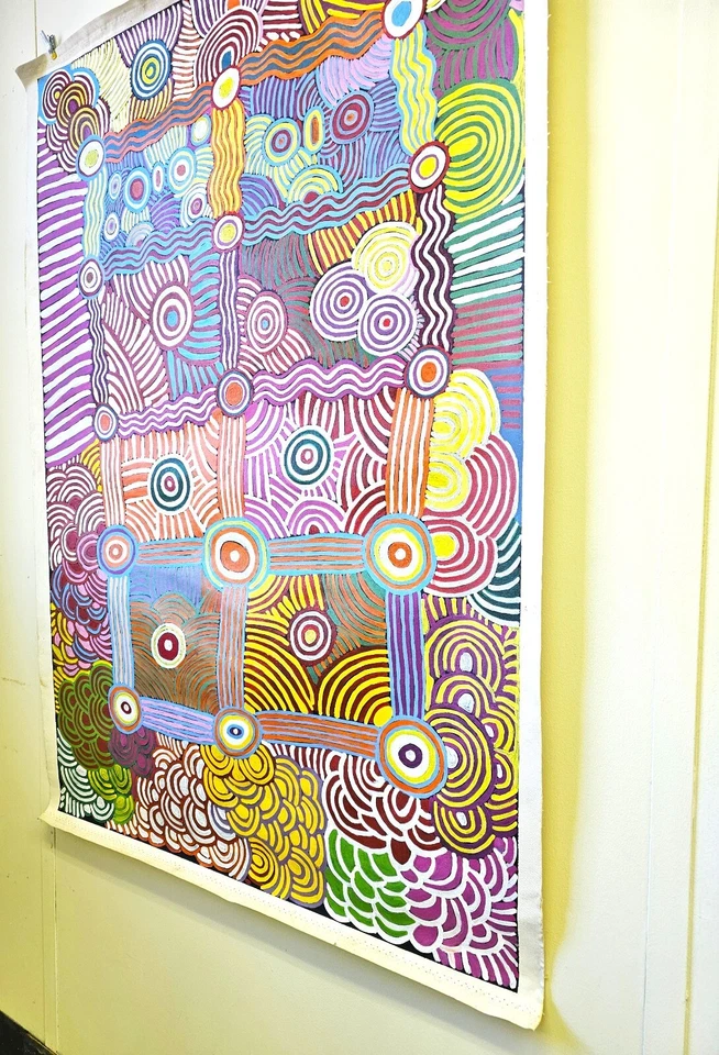 Carrocería ceremonial para mujer - Arte aborigen Australia - Josie Kunoth Petyarre Foto 4 de 4