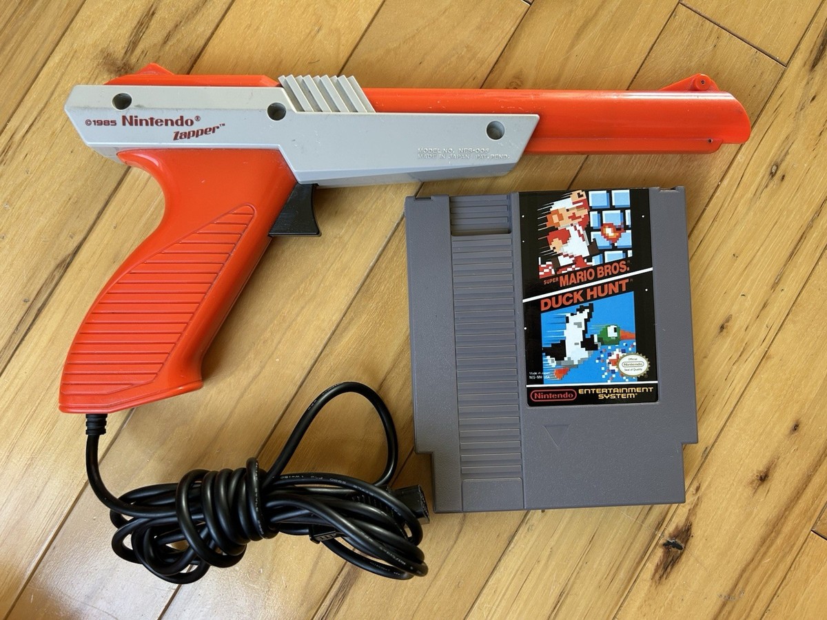 ORIGINAL 1985 Nintendo ORANGE ZAPPER Gun NES-005 W/Mario Bros