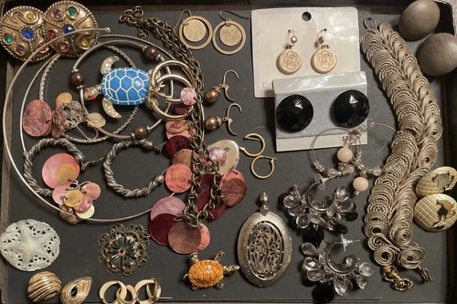 VTG Costume Jewelry Mixed Lot of 40+ Necklace Earings Bracelet Brooches MOP