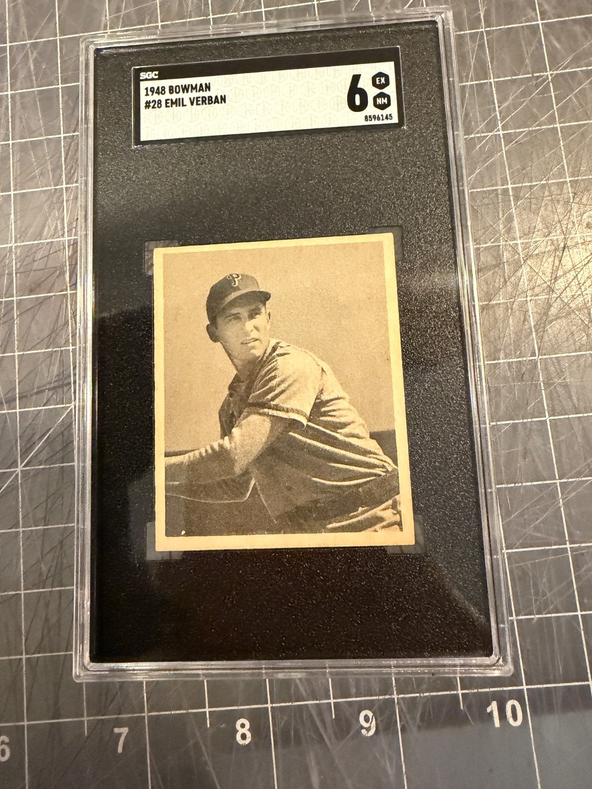 1948 BOWMAN #28 EMIL VERBAN PHILADELPHIA PHILLIES BASEBALL CARD SGC 6 EX/MT