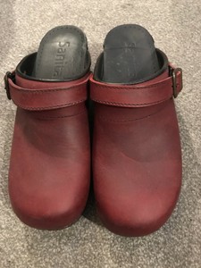 sanita clogs 40