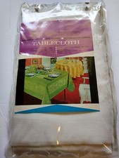 Heritage White Permanent Press Soil Release Rayon Damask Tablecloth 60 x 104"