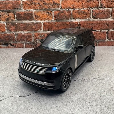 2022/2025 - Range Rover SV - 1:32 Scale Model - Black - With Box