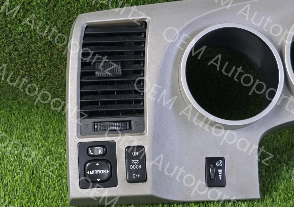 Panel de instrumentos de tablero Toyota Tundra Sequoia 2007-2017 bisel clr plateado fabricante original usado Foto 3 de 4