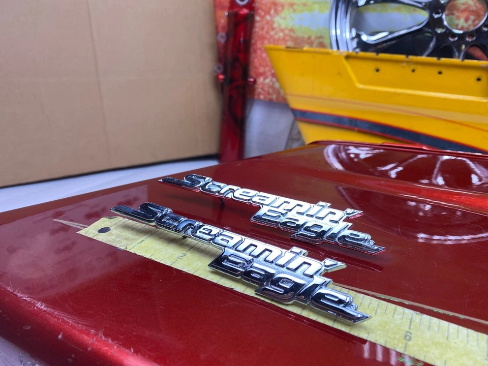 HD-OEM Harley Screamin' Eagle silenciador emblemas medalhões cromados - Imagem 4 de 4