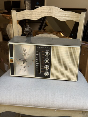 #ad Vintage Admiral YG549 Tube Clock Radio AM FM MCM Space Age 1960s Mid Century $150.00