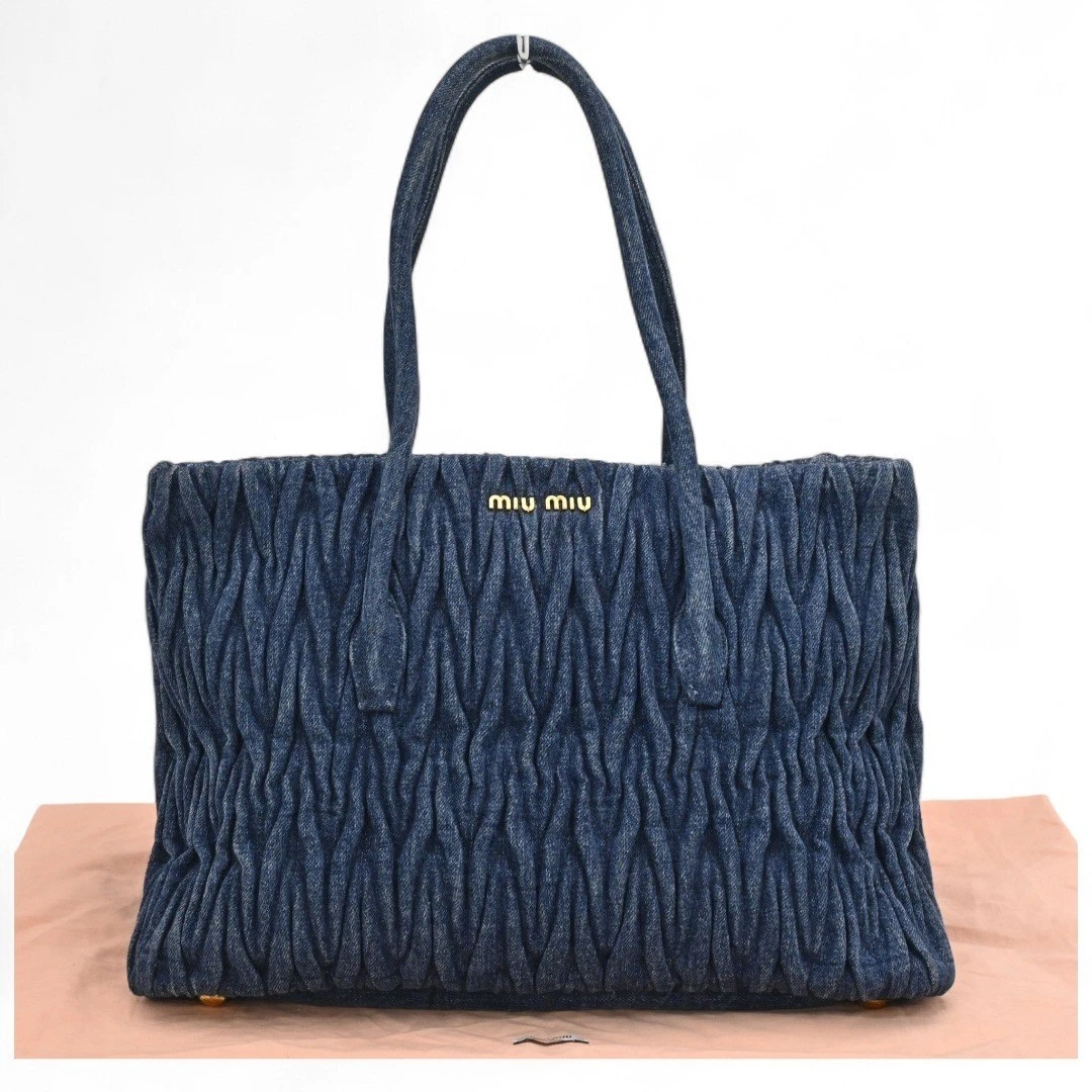 miu miu ブルー レザートートバッグ MIU MIU（バッグ ・ ブルー・ネイビー/青色系）のフリマアイテム一覧