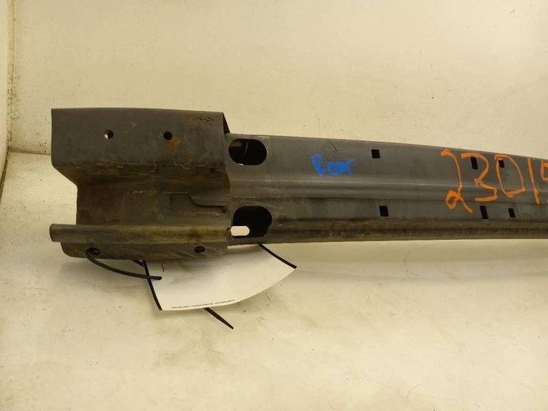 08-14 SCION XD 1.8L PARACHOQUES TRASERO REFUERZO BARRA IMPACTO MONTAJE Foto 3 de 4