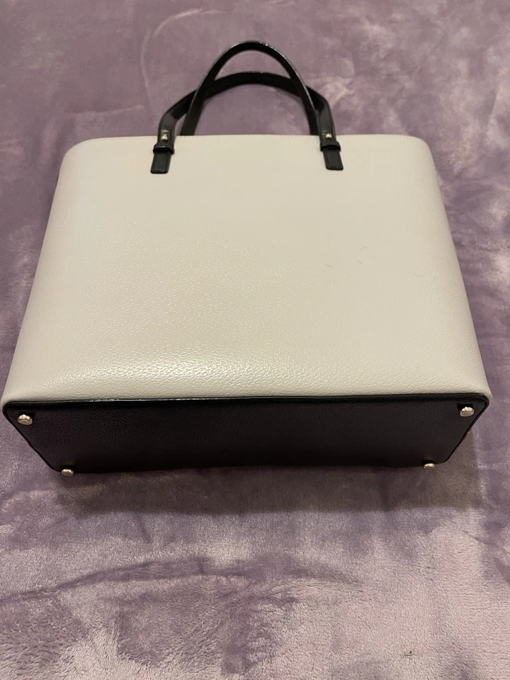 Bolso de hombro grande de cuero gris-negro Kate Spade New York para mujer Foto 3 de 4