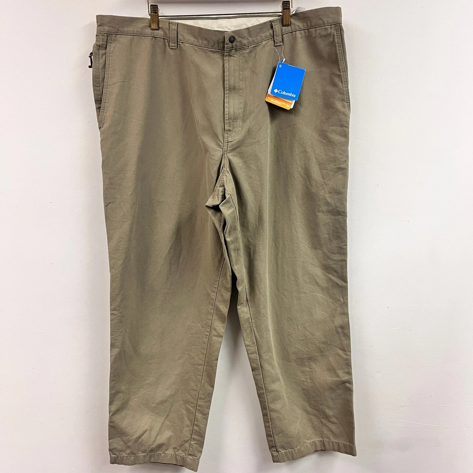 NWT 42x30 Men's Columbia Relaxed Straight Omnishade UPF 50 Hiking Cargo pants