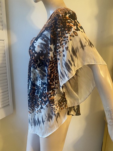 ROMEO & JULIET COUTURE BATWING SLEEVE EMBROIDERED ANIMAL PRINT TOP BLOUSE M - Picture 3 of 6
