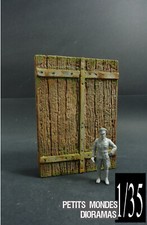DIORAMA KIT MAQUETTE  1/35  EME 1 PORTE VIELLE EN BOIS  A PEINDRE ET A DECORER