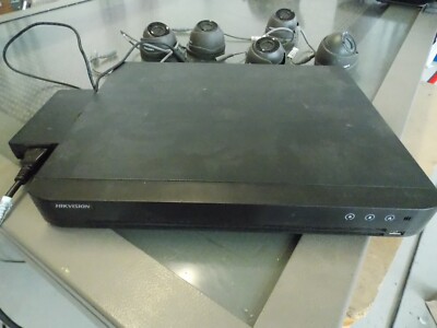 Hikvision Digital Video Recorder DS-7208HUHI-K2/P + 5x Kamera (2407-07)), MwSt