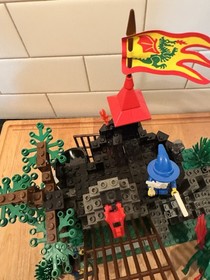 LEGO 6076 Castle: Dark Dragon's Den w/ Manual and Figures NO BOX