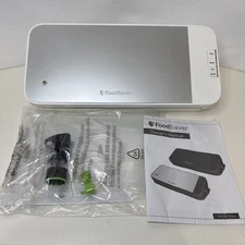 FoodSaver Vacuum Sealing System w/ Handheld Sealer Attachment Model VS2150 NEW