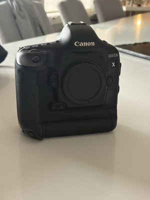 Canon EOS-1D X Digital SLR Camera with 70-200mm Lens and ET-74