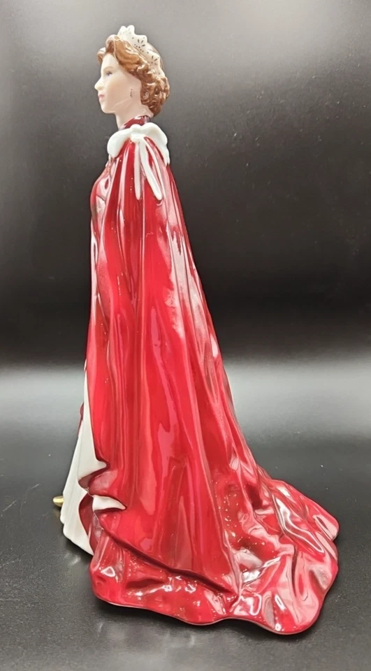 Royal Worcester Queen Elizabeth II 80th Birthday Commemorative Figure 2006 - Image 4 of 4