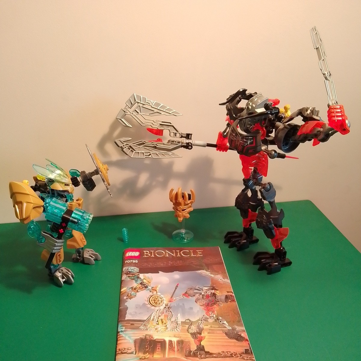 LEGO Bionicle Mask Maker Verses Skull Grinder 70795 Complete, With