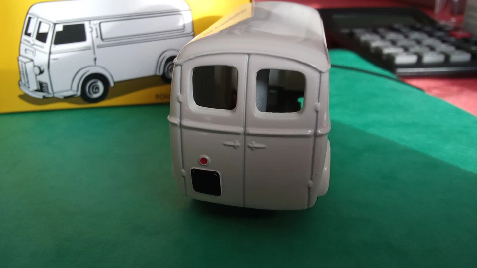 DAN-TOYS: PEUGEOT D3A TOLE FOURGON " La vache Qui Rit" - 1/43 - Série Limitée. - Photo 4/4